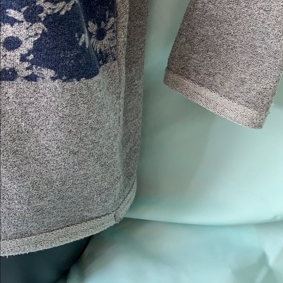 DH3 pullover with sunflower details - Picture 2 of 5